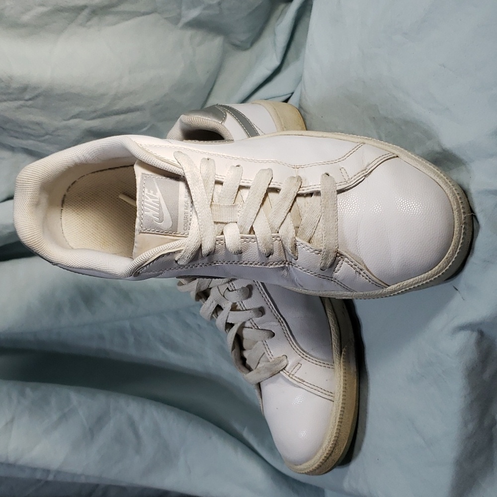 Nike 2014 Court Majestic Womens Size 10 (454256-114) Sneakers White & Silver
